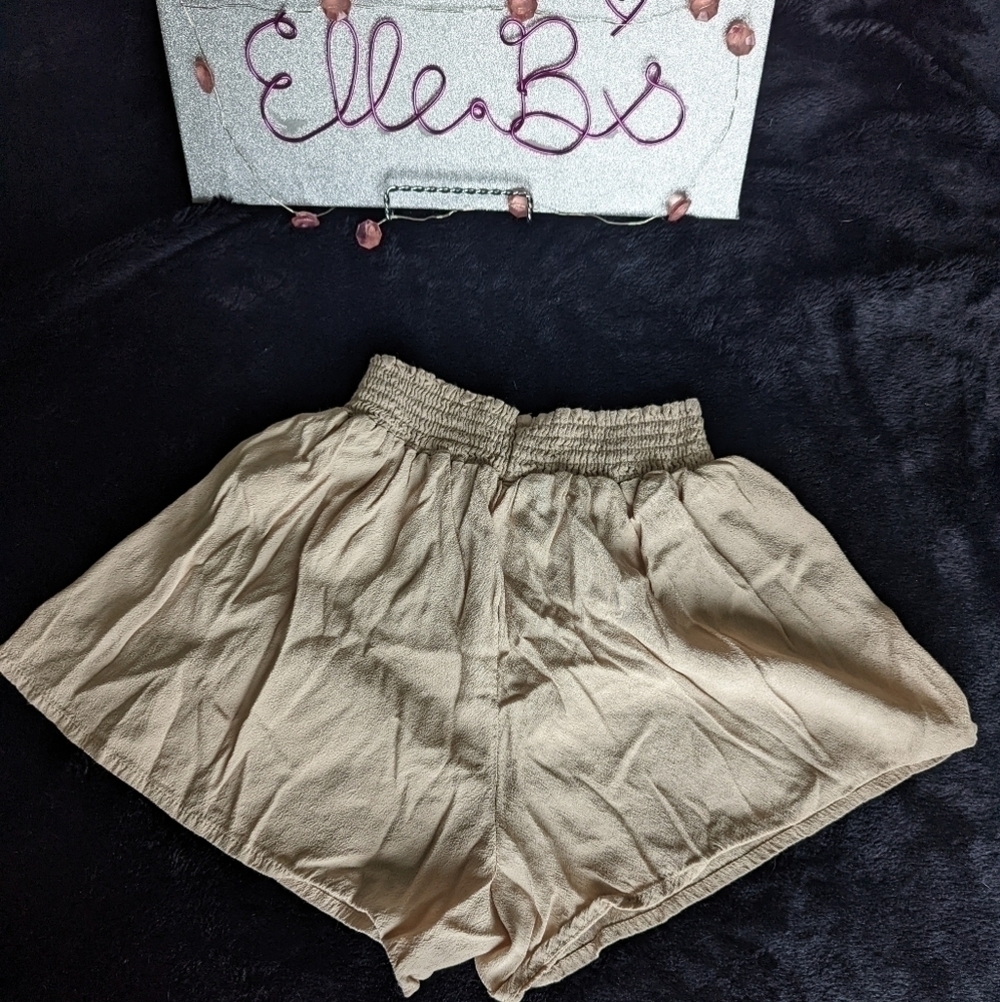 Shorts - Picture 5 of 6